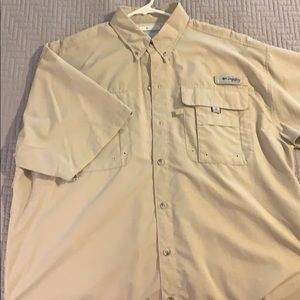 Men’s Columbia fishing shirt
